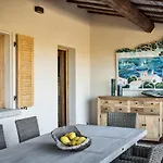 Villa Borgo Smeraldo *