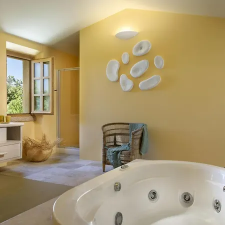 Borgo Smeraldo Villa *